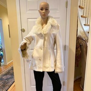 Novelti White Fur Coat - Size S/P
